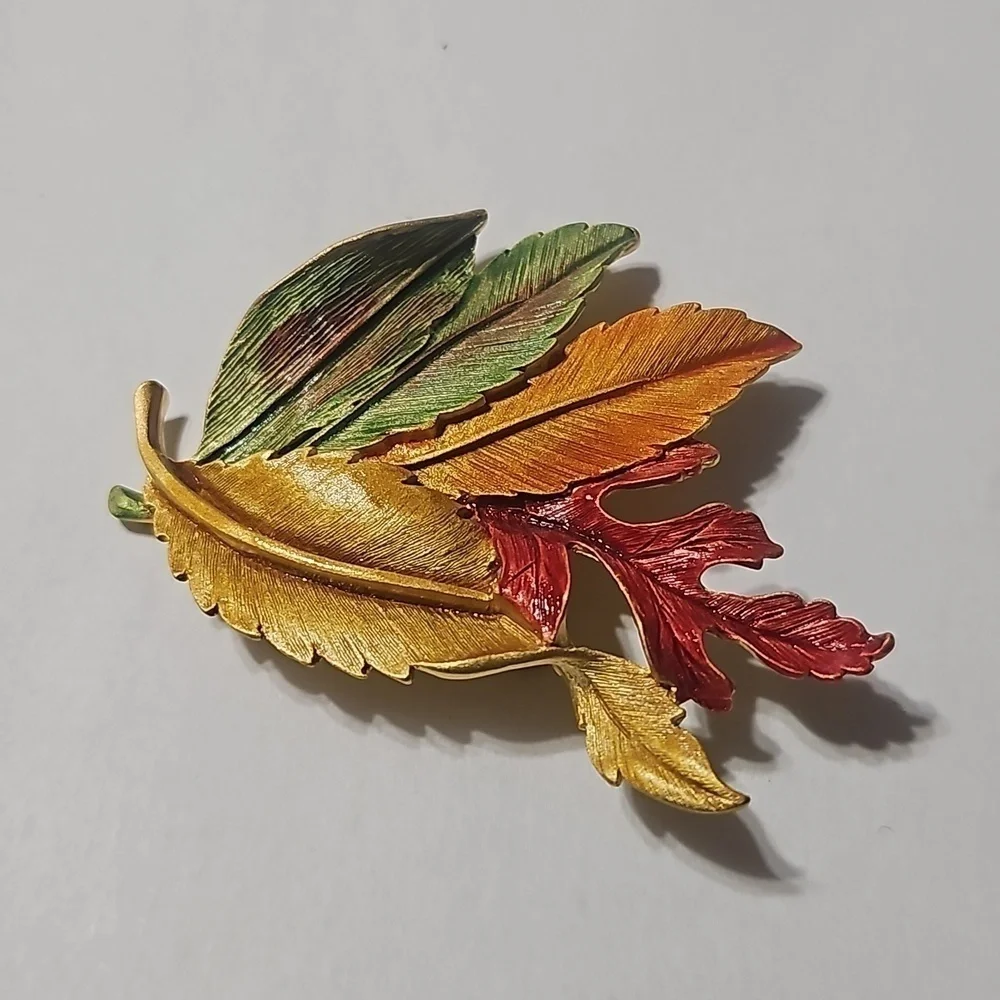 Jonathan Large Fall Brooch